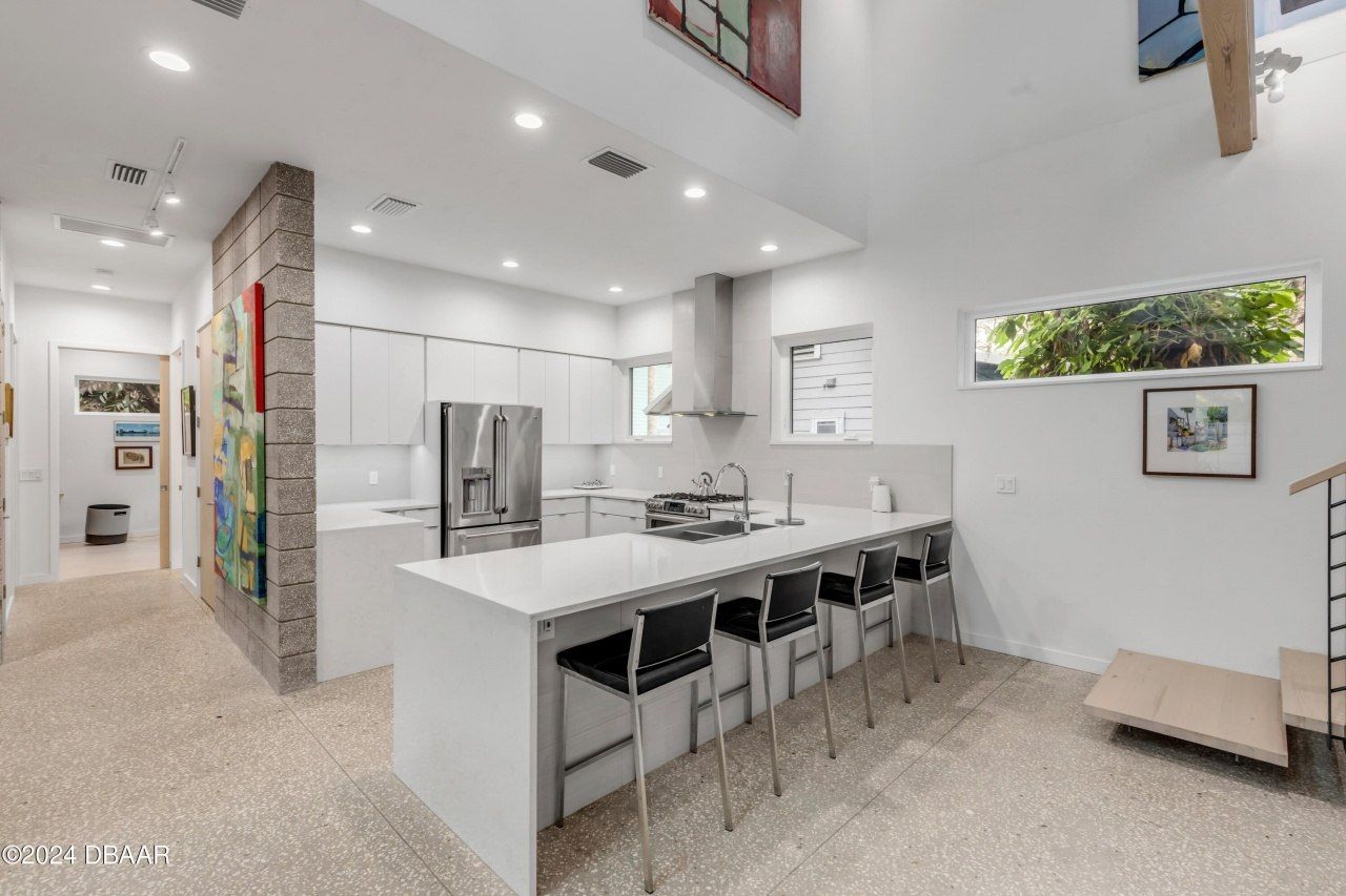 210 Florida Avenue, New Smyrna Beach, FL 32169 Photo