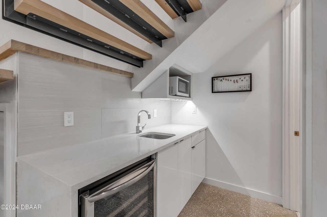 210 Florida Avenue, New Smyrna Beach, FL 32169 Photo