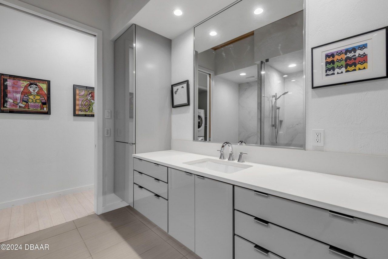 210 Florida Avenue, New Smyrna Beach, FL 32169 Photo