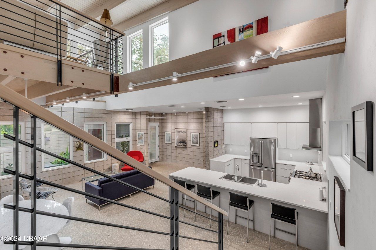 210 Florida Avenue, New Smyrna Beach, FL 32169 Photo