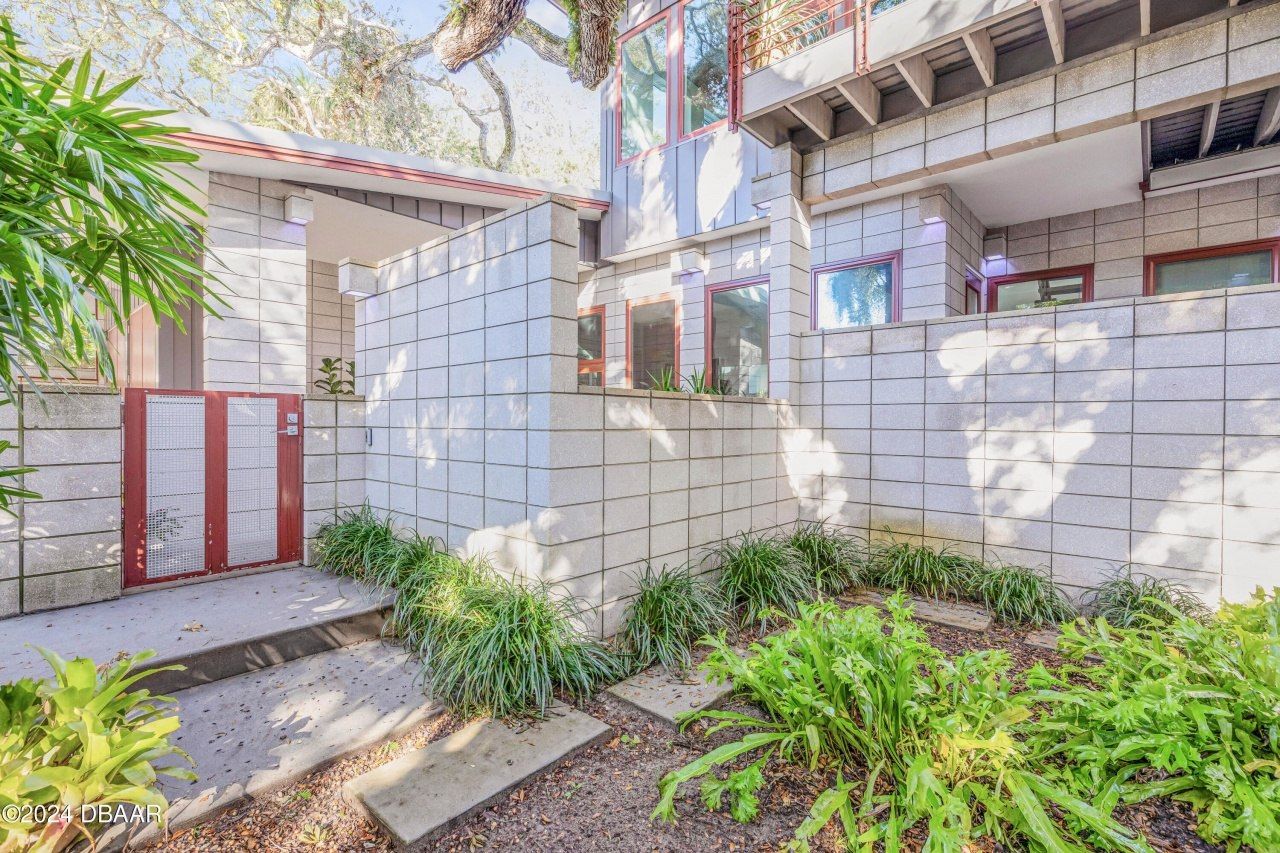 210 Florida Avenue, New Smyrna Beach, FL 32169 Photo