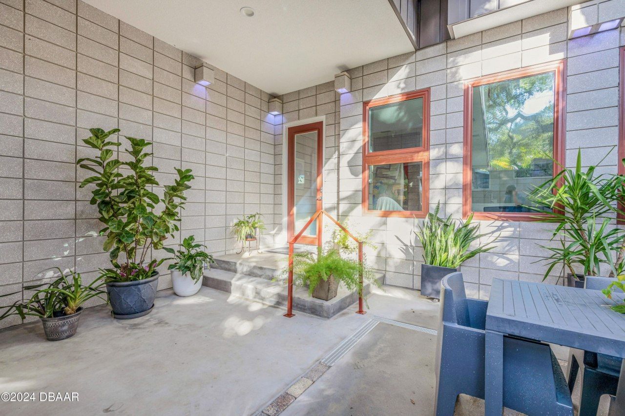 210 Florida Avenue, New Smyrna Beach, FL 32169 Photo