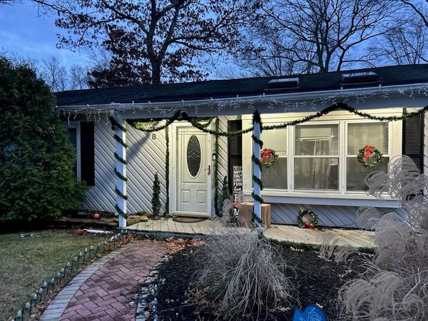 8 Henry Street, Brookhaven, NY 11720