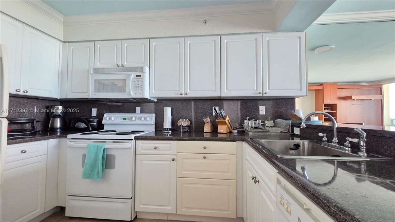 2501 S Ocean Drive, Unit 809, Hollywood, FL 33019 Photo