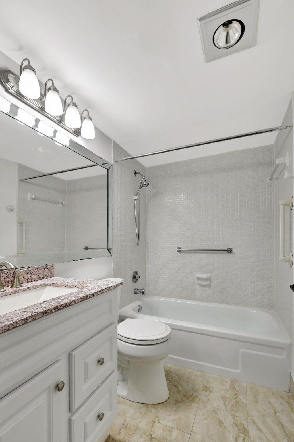 2074 Exeter E, Unit 2074 E, Boca Raton, FL 33434 Photo