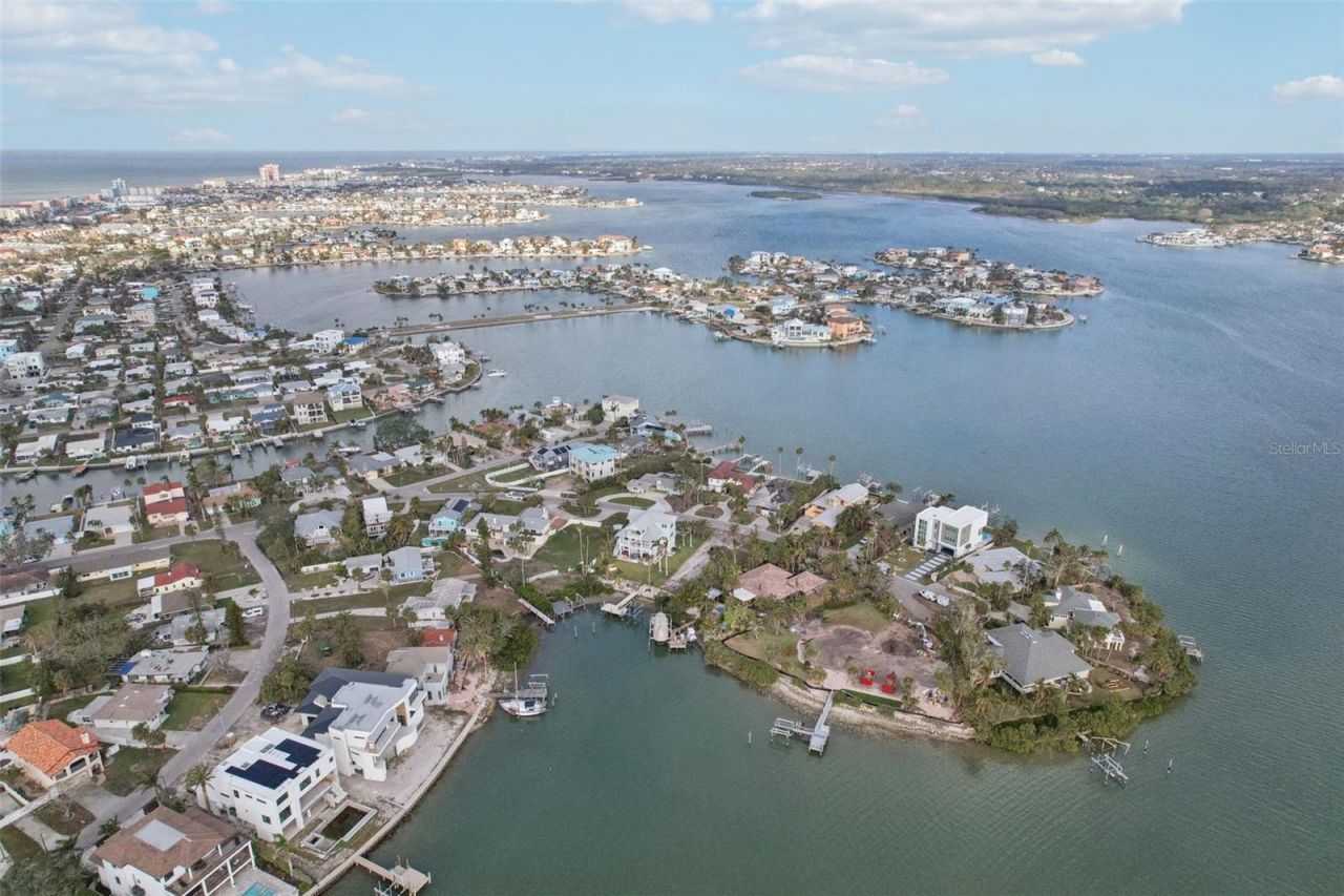 15825 Redington Drive, Redington Beach, FL 33708 Photo