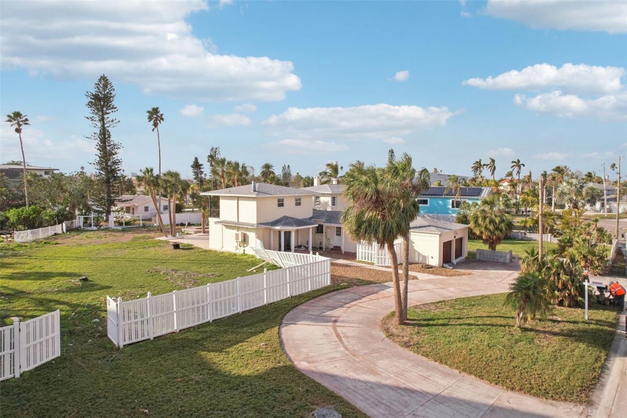 15825 Redington Drive, Redington Beach, FL 33708 Photo