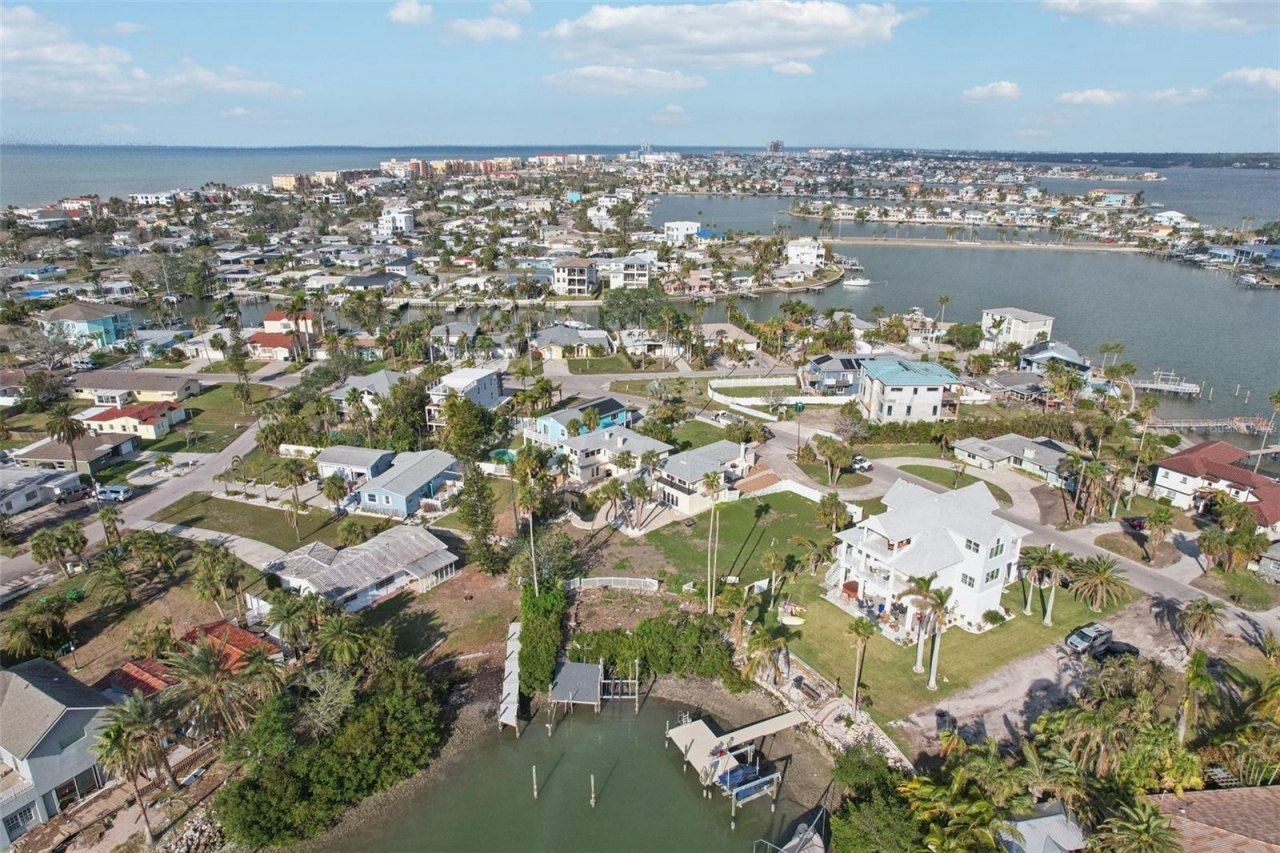 15825 Redington Drive, Redington Beach, FL 33708 Photo