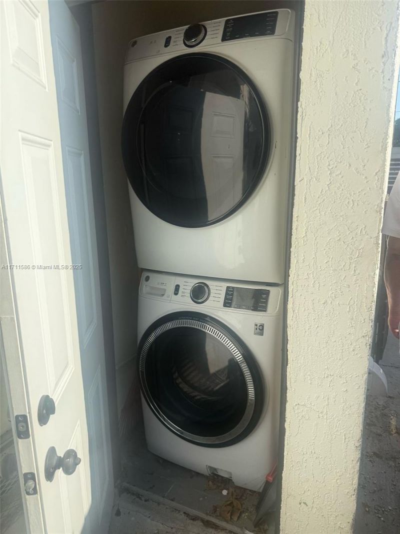 241 NW 34th Ter, Miami, FL 33127 Photo