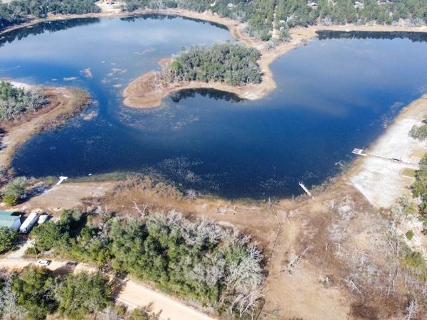 2950 River Lake Drive, Chipley, FL 32428