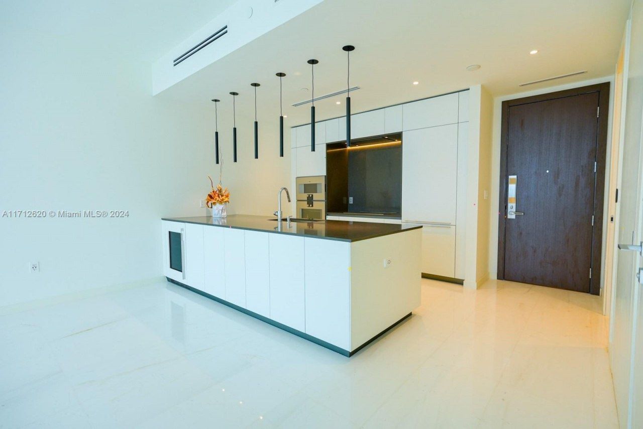 300 Biscayne Boulevard Way, Unit 1806, Miami, FL 33131 Photo