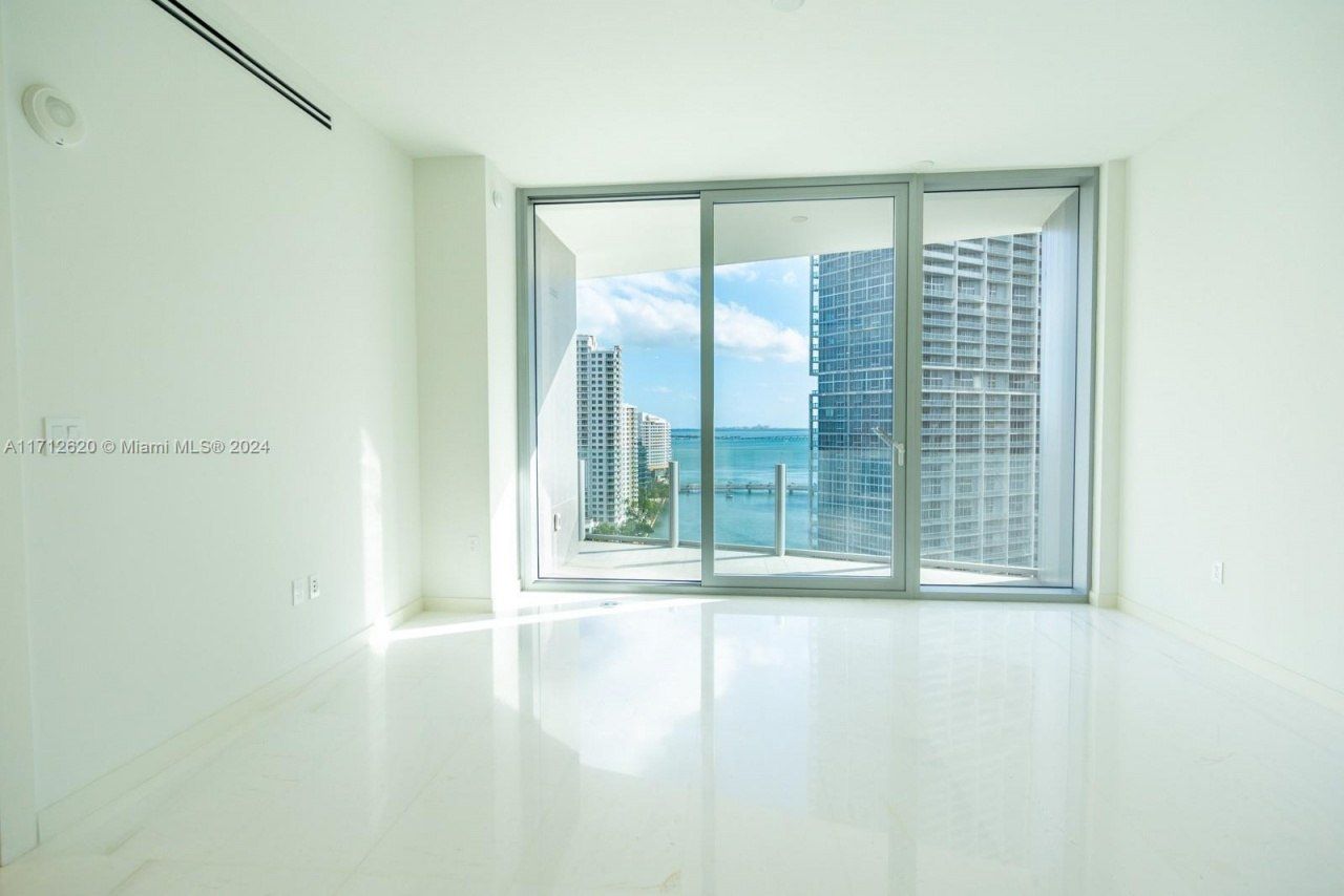 300 Biscayne Boulevard Way, Unit 1806, Miami, FL 33131 Photo
