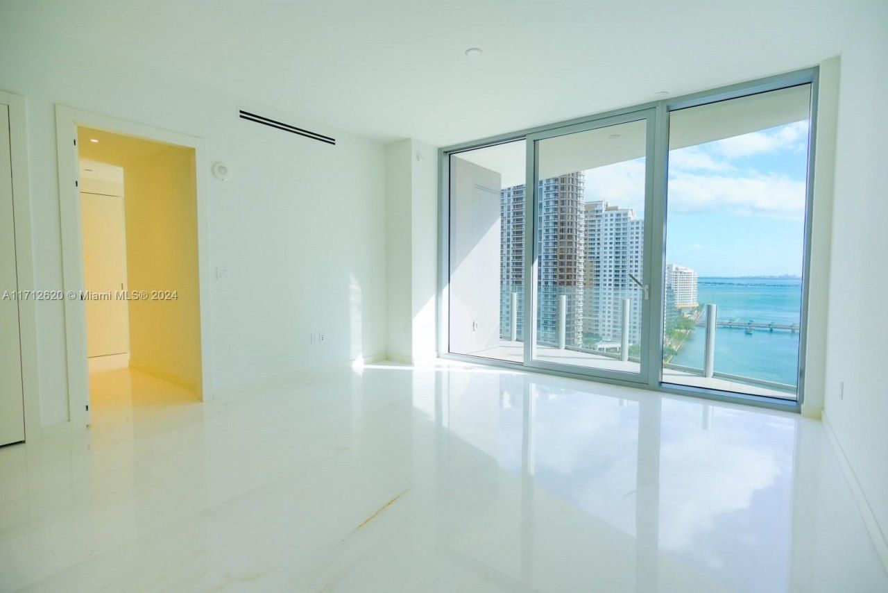 300 Biscayne Boulevard Way, Unit 1806, Miami, FL 33131 Photo