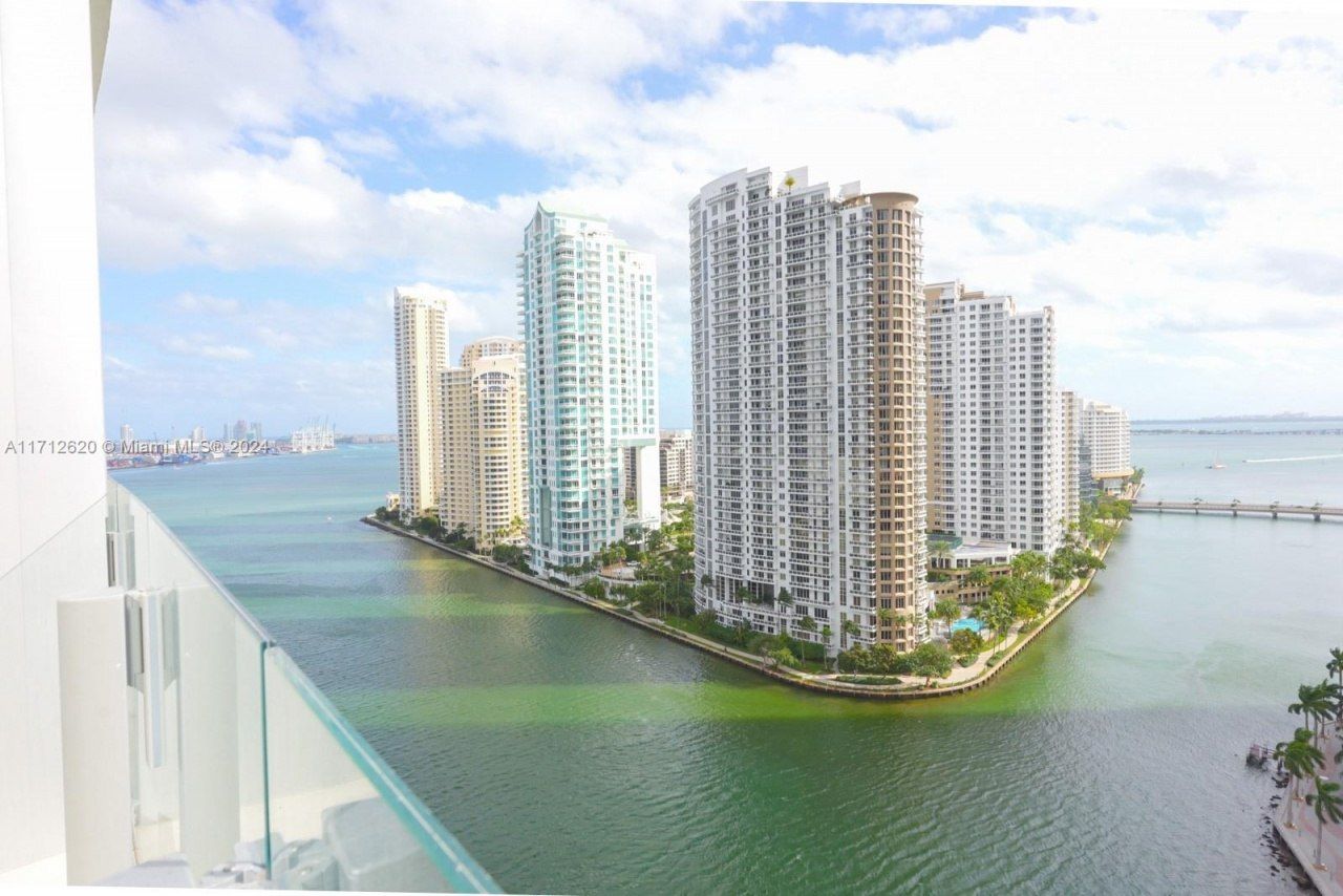 300 Biscayne Boulevard Way, Unit 1806, Miami, FL 33131 Photo