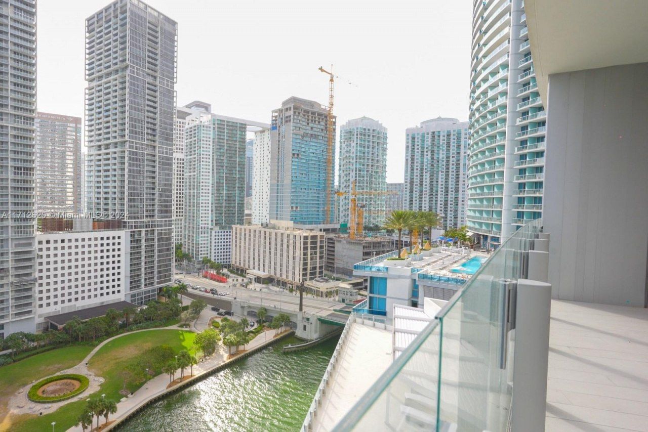 300 Biscayne Boulevard Way, Unit 1806, Miami, FL 33131 Photo