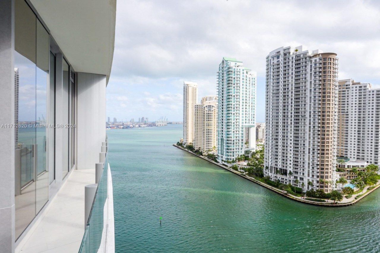 300 Biscayne Boulevard Way, Unit 1806, Miami, FL 33131 Photo