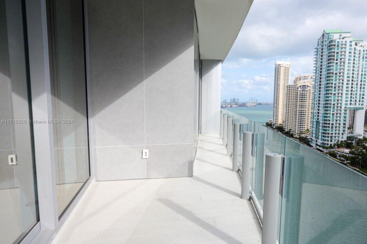 300 Biscayne Boulevard Way, Unit 1806, Miami, FL 33131 Photo