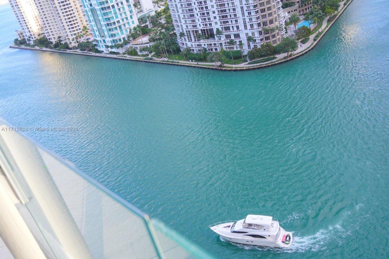 300 Biscayne Boulevard Way, Unit 1806, Miami, FL 33131 Photo