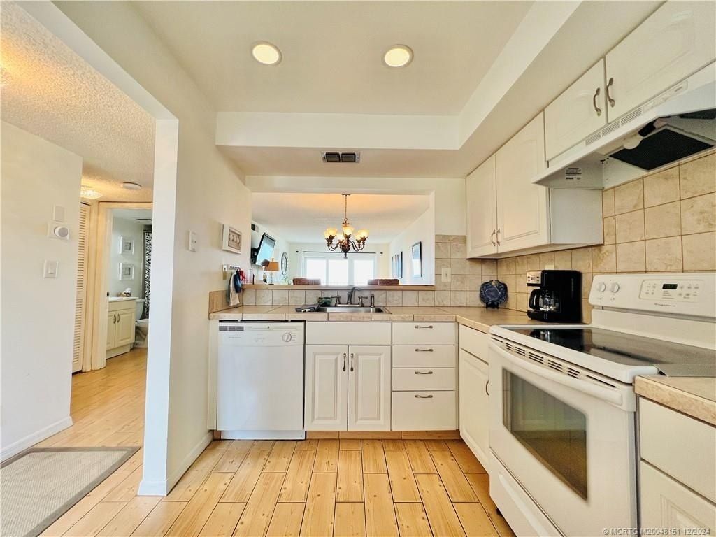 9400 S Ocean Drive, Unit 202, Jensen Beach, FL 34957 Photo