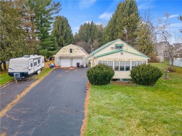 8201 Lawton Road, Clay, NY 13041