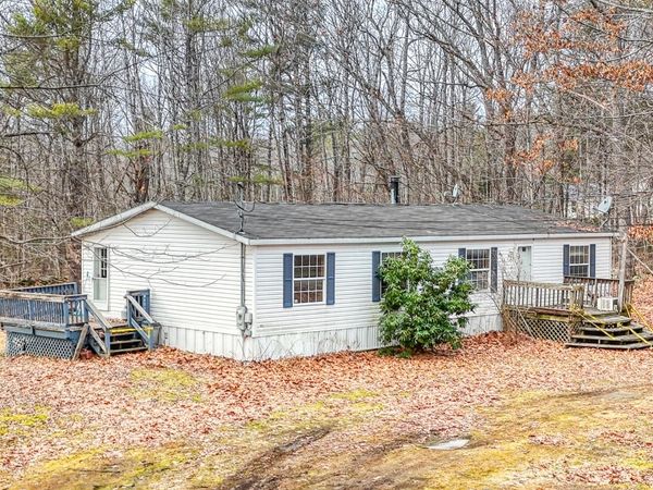 18 Jacks Lane, Chelsea, ME 04330