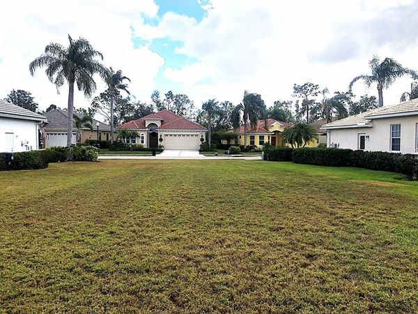 9827 ROYAL LYTHAM AVE, BRADENTON, FL 34202