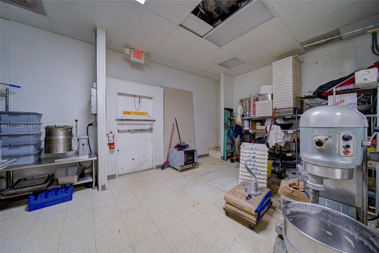 Pizzeria For Sale In North Miami Beach, North Miami Beach, FL 33160 Photo