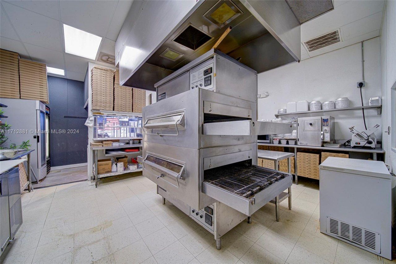 Pizzeria For Sale In North Miami Beach, North Miami Beach, FL 33160 Photo