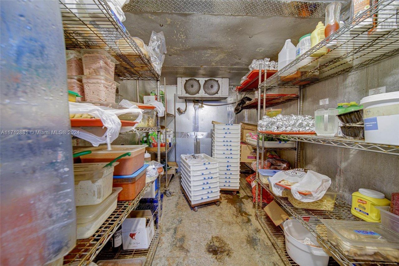 Pizzeria For Sale In North Miami Beach, North Miami Beach, FL 33160 Photo