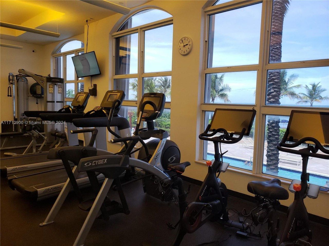 2080 S Ocean Dr, Unit 311, Hallandale Beach, FL 33009 Photo