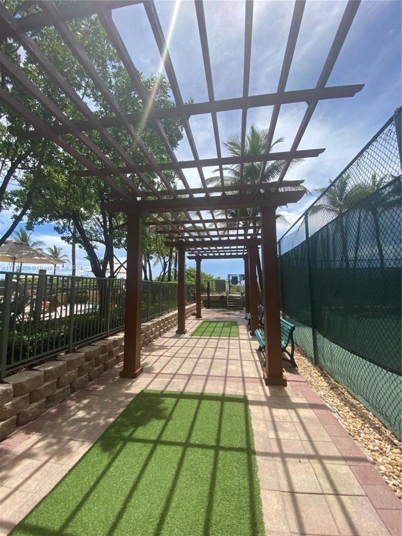 2080 S Ocean Dr, Unit 311, Hallandale Beach, FL 33009 Photo