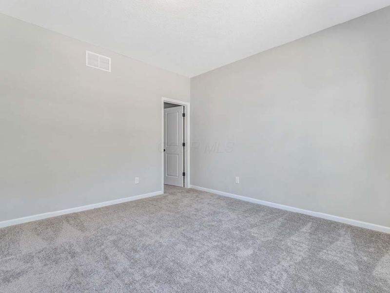 1683 Bookfield Lane, Grove City, OH 43123 Photo 3