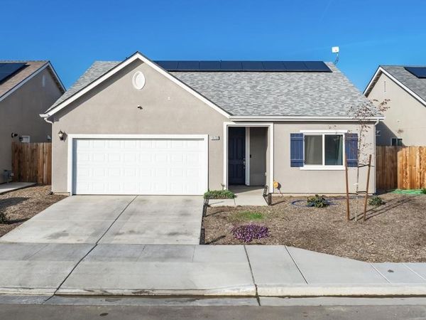 13722 Larkspur Way, Armona, CA 93202