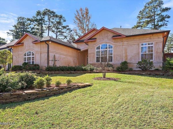 518 Heatherstone Court, Ridgeland, MS 39157