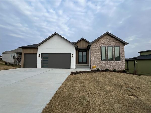 8203 NW 89th Terrace, Kansas City, MO 64153