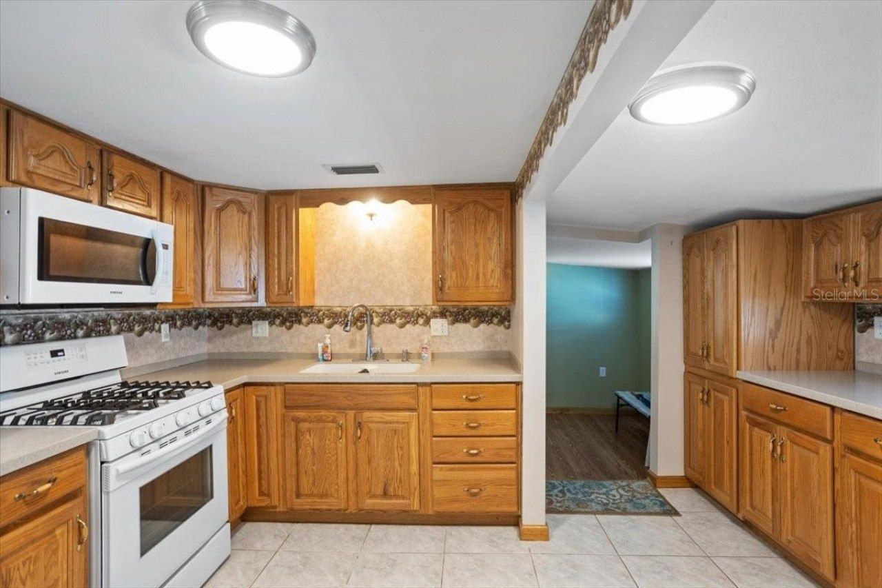 6 Seminole Drive, Bradenton, FL 34208 Photo