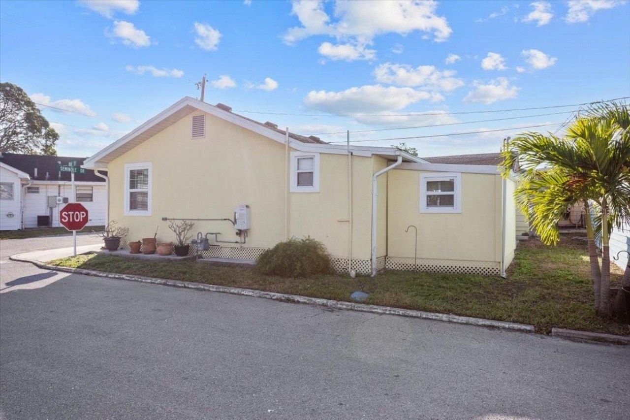 6 Seminole Drive, Bradenton, FL 34208 Photo