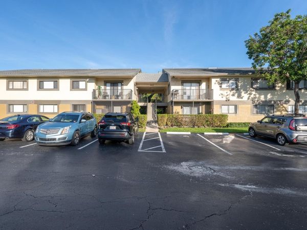 567 Trace Cir Circle, Deerfield Beach, FL 33441