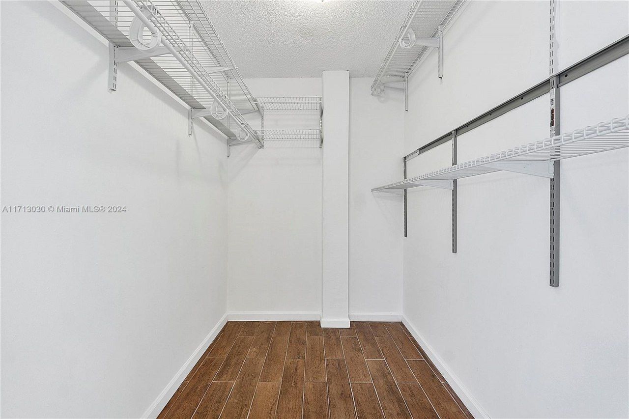 3600 NE 170th St, Unit 211, North Miami Beach, FL 33160 Photo