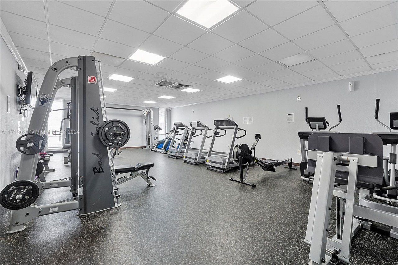 3600 NE 170th St, Unit 211, North Miami Beach, FL 33160 Photo