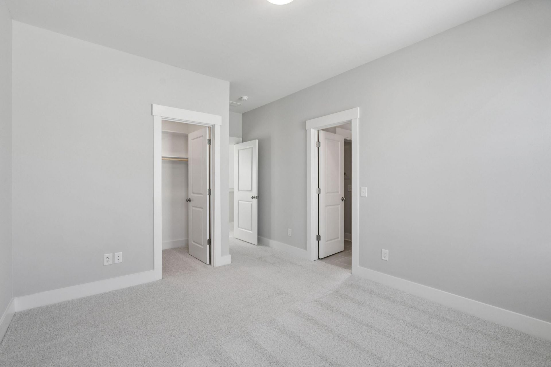 744 Blueway Avenue Photo 34