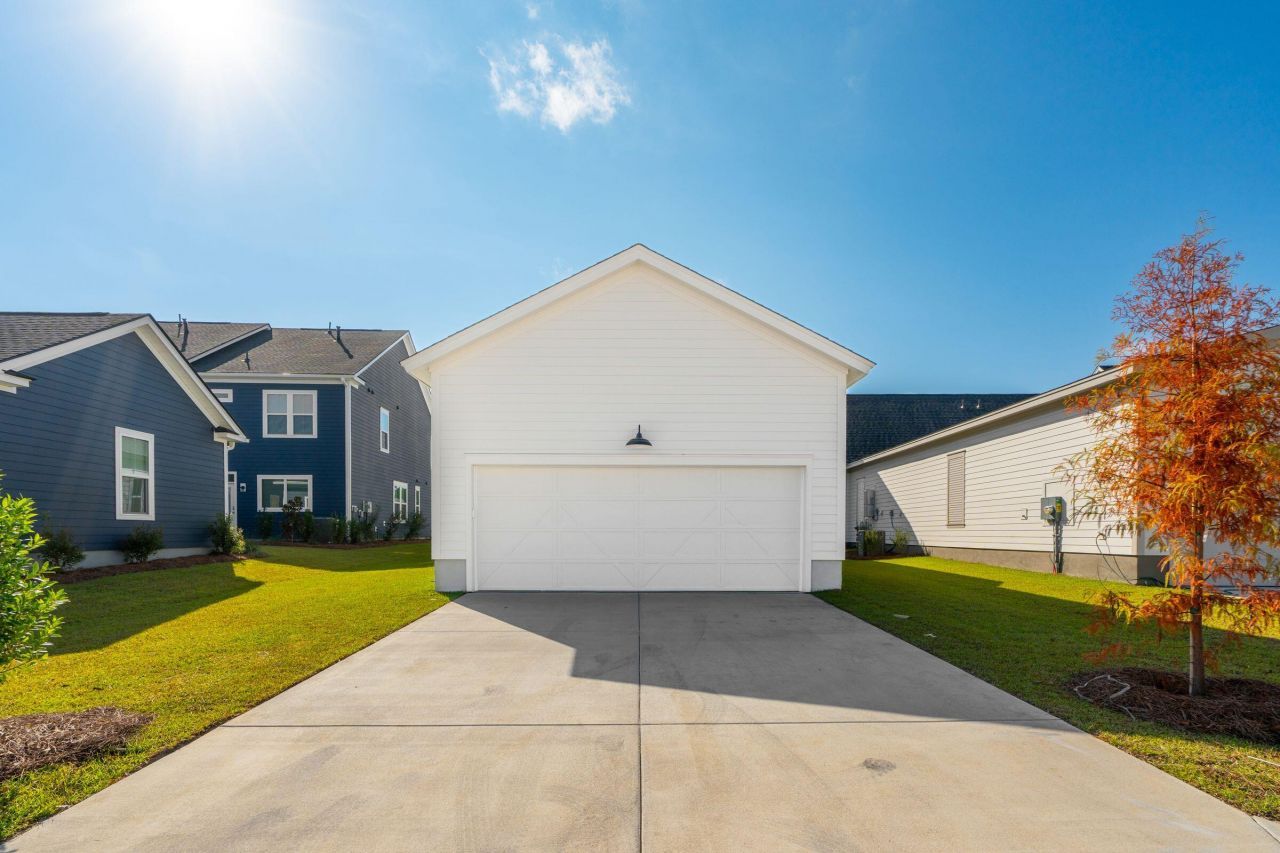 744 Blueway Avenue Photo 36