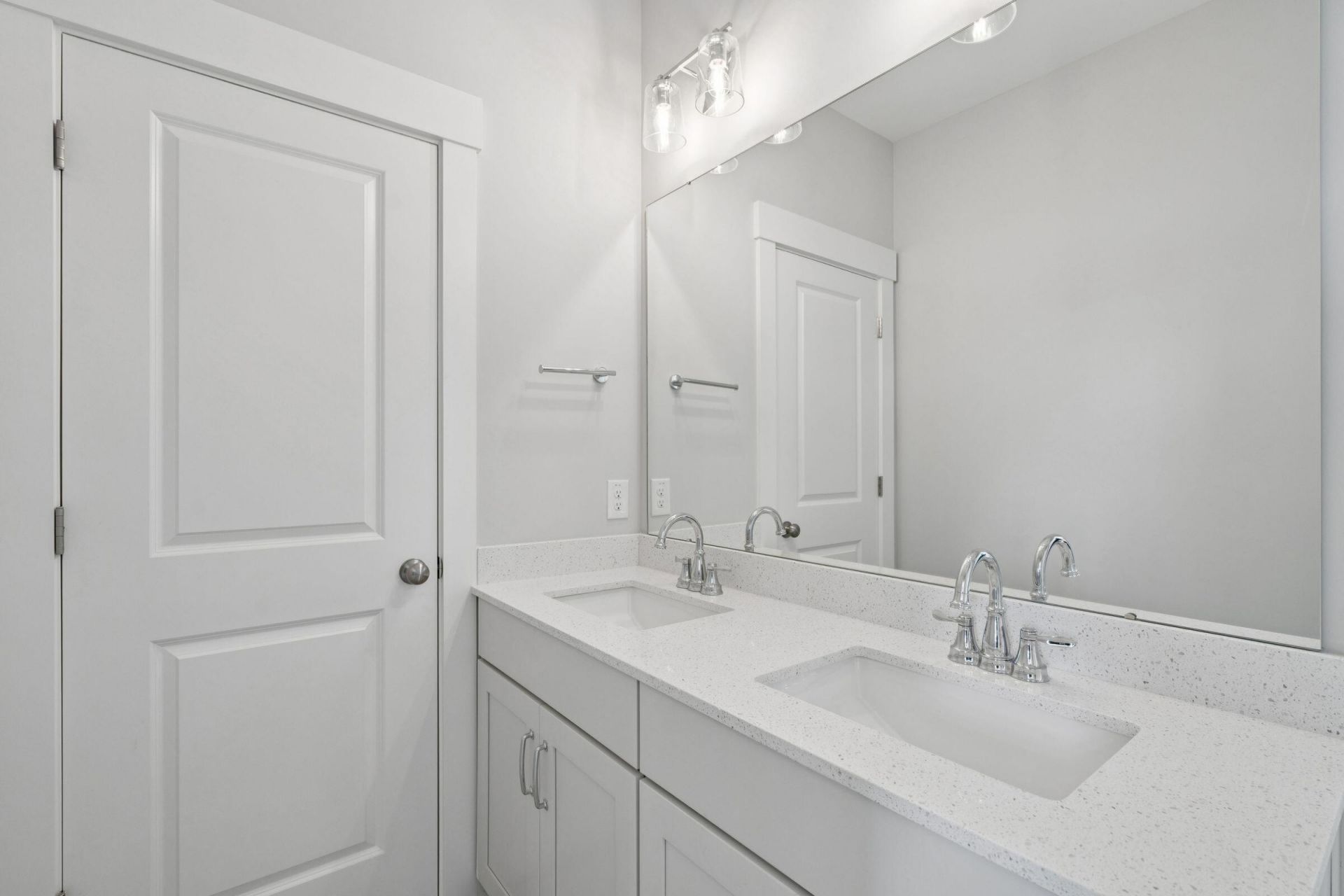 744 Blueway Avenue Photo 37