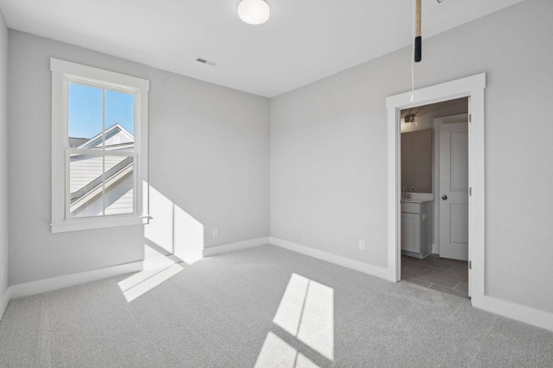 744 Blueway Avenue Photo 39