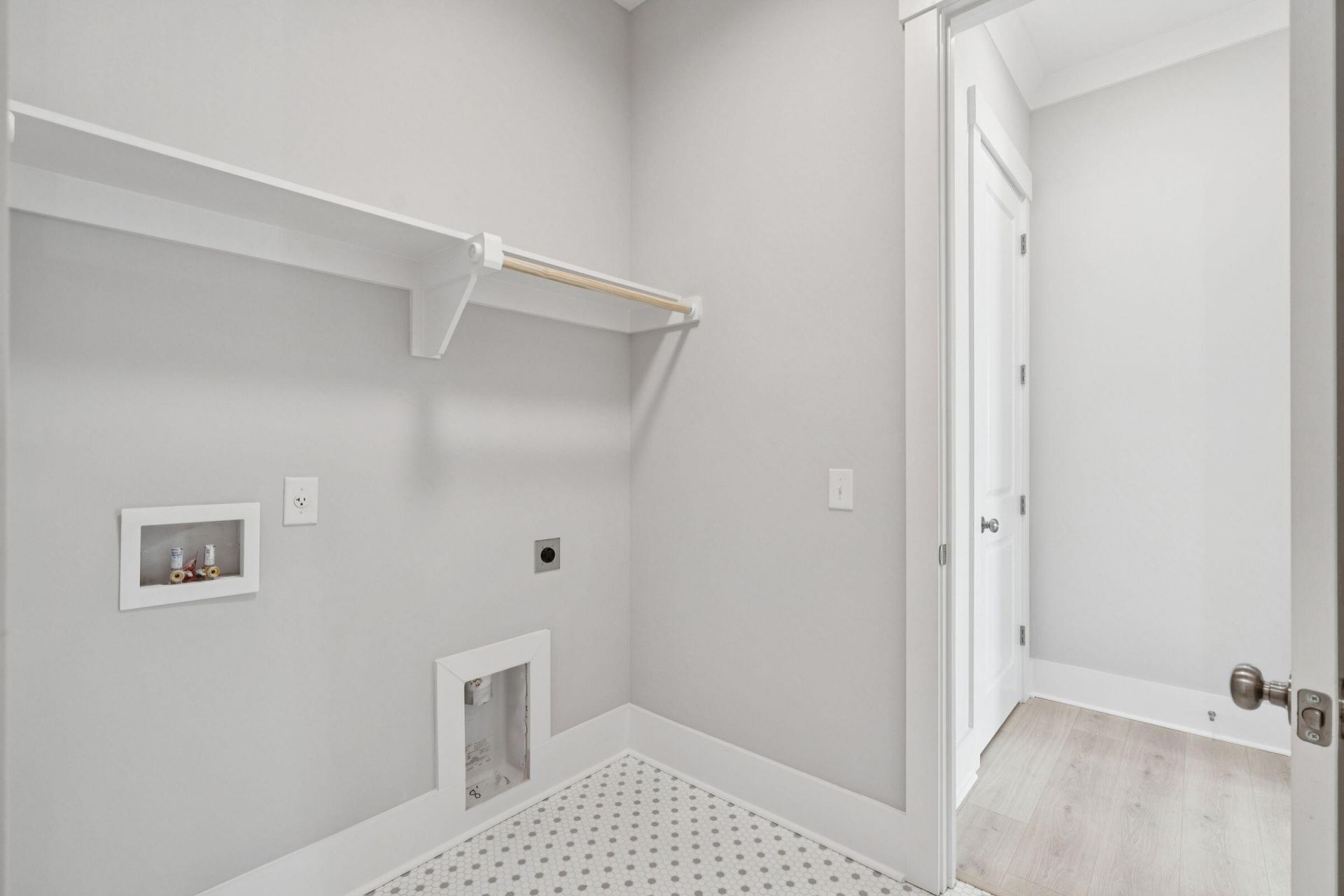 744 Blueway Avenue Photo 42