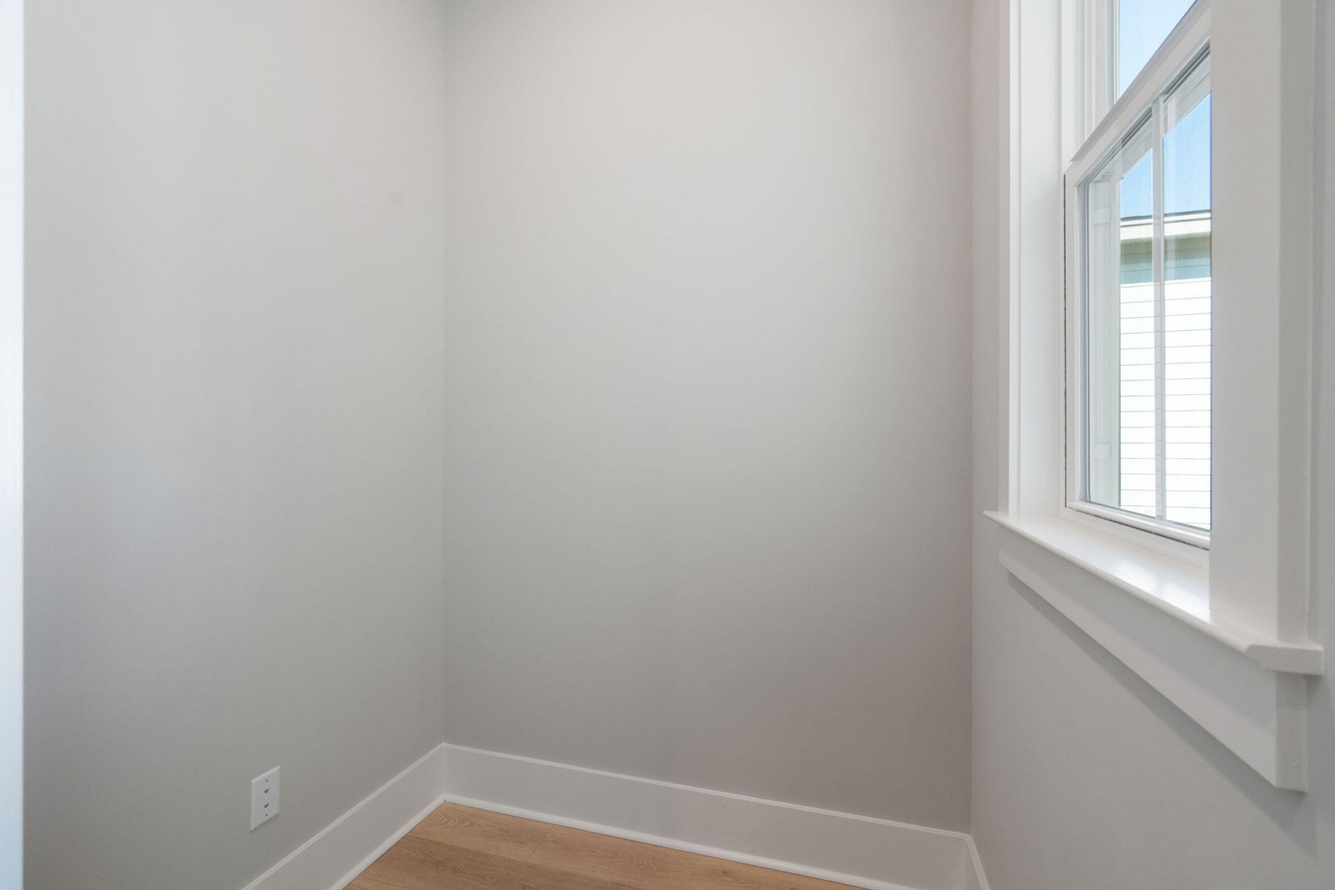 744 Blueway Avenue Photo 43