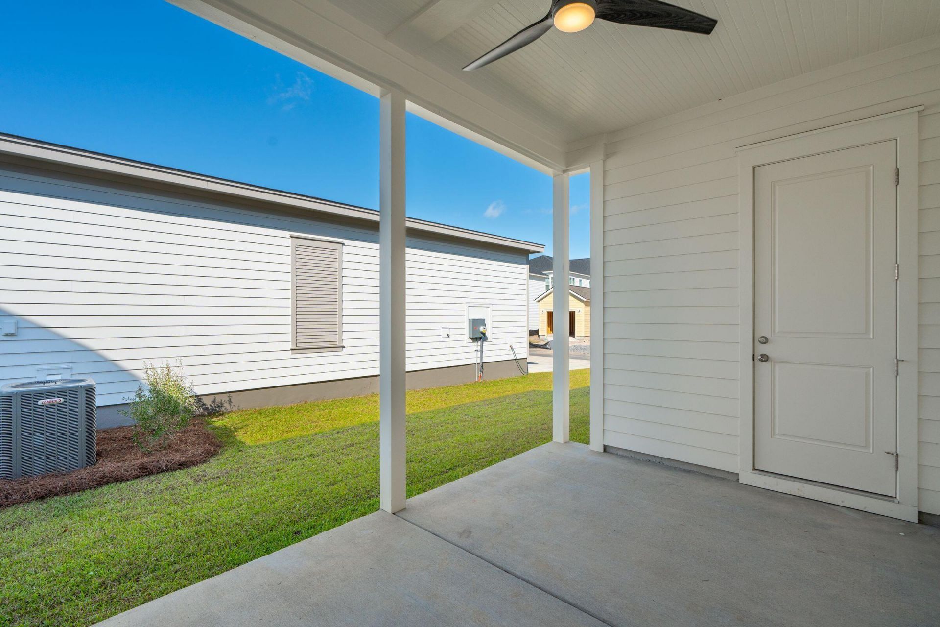 744 Blueway Avenue Photo 44