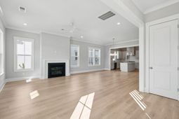 744 Blueway Avenue photo 4