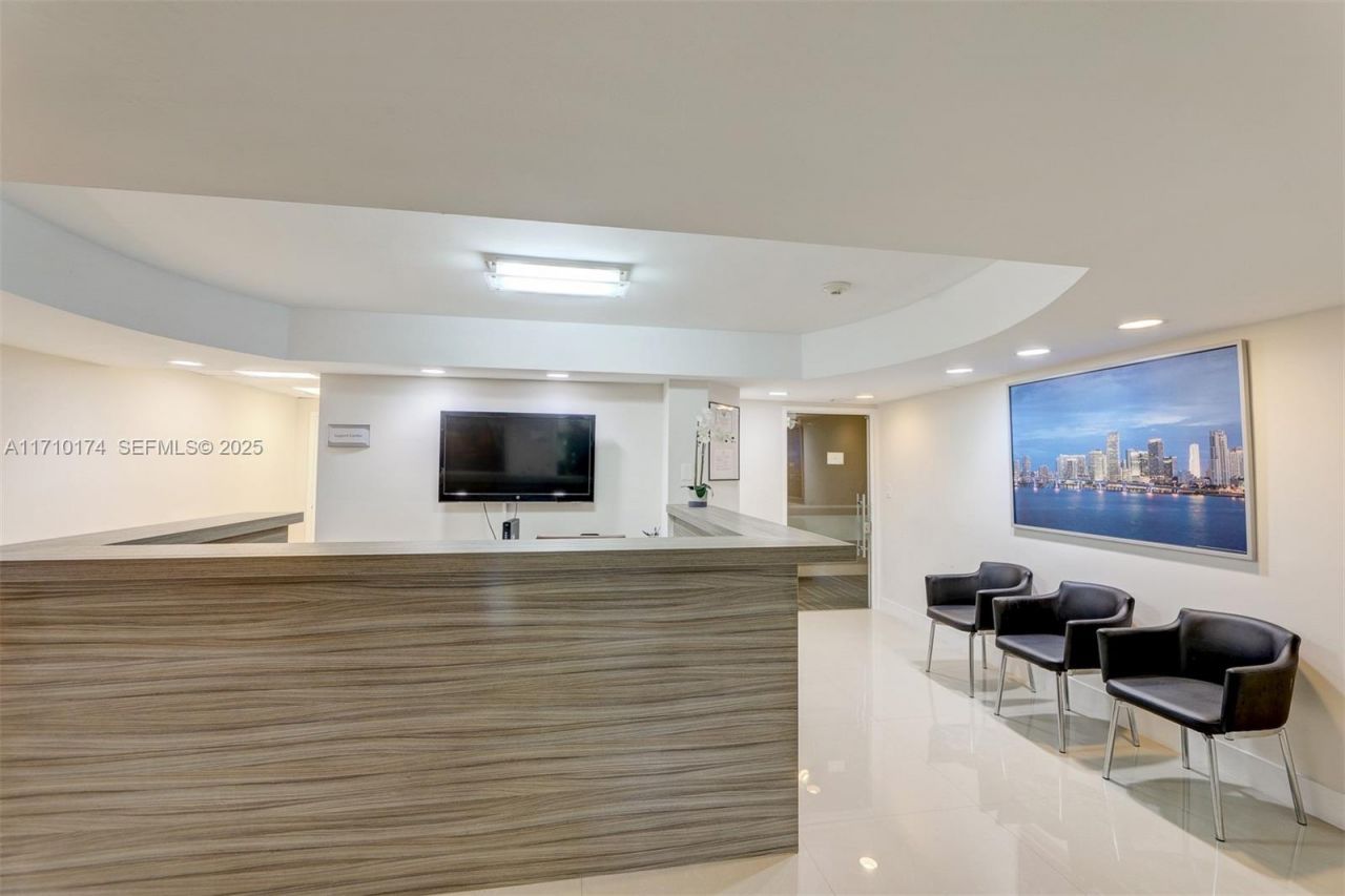 825 Brickell Bay Dr, Unit 246- 7, Miami, FL 33131 Photo