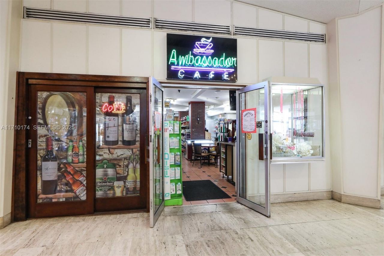 825 Brickell Bay Dr, Unit 246- 7, Miami, FL 33131 Photo